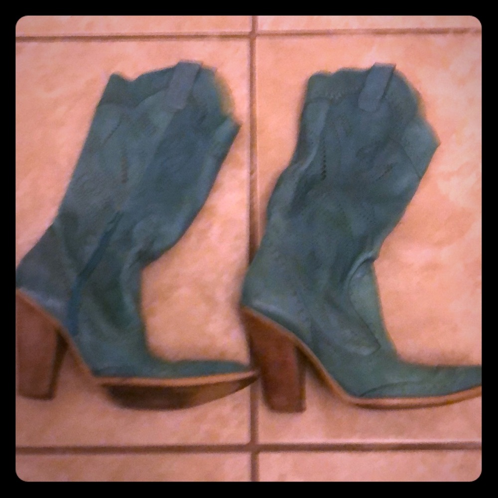 Teal leather 🐮 girls Boots 👢